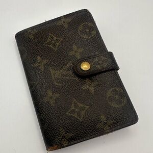 Louis Vuitton monogram kiss lock wallet